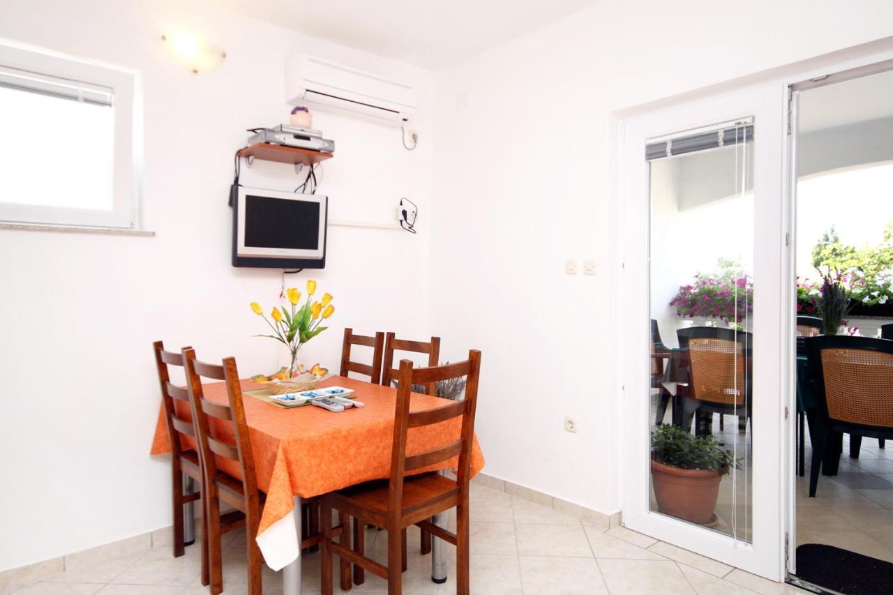 Apartments With A Parking Space Seline, Paklenica - 6603 Starigrad Paklenica Exterior photo